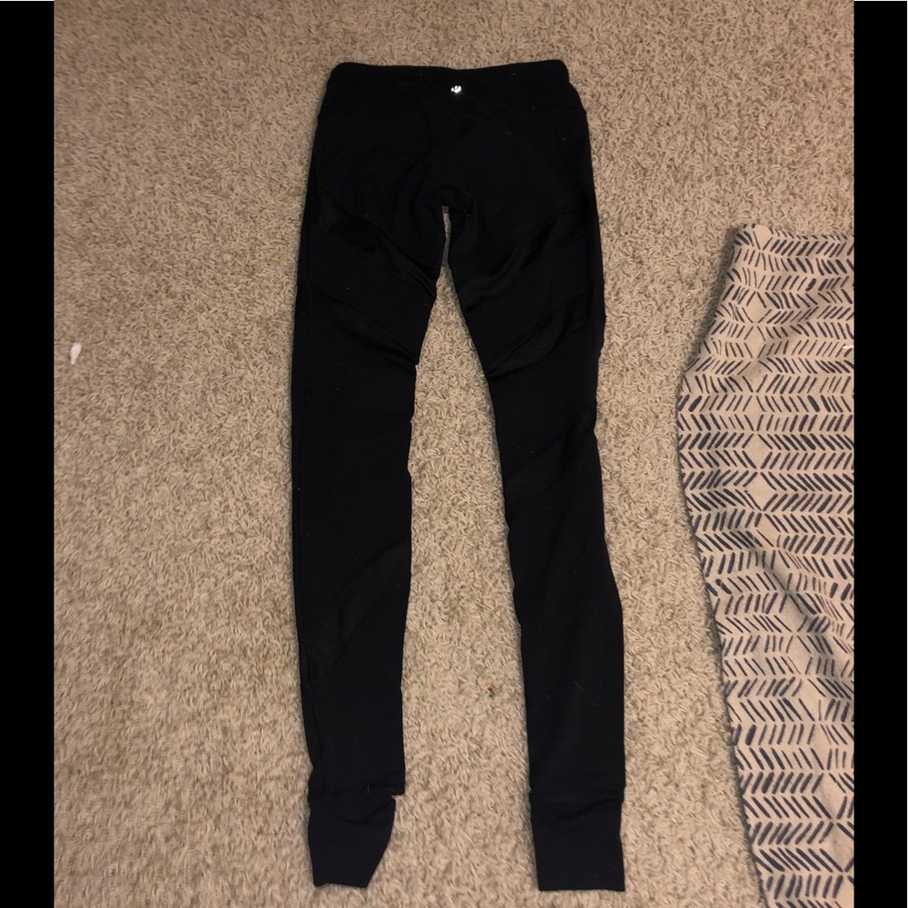 black Lulu-lemons in size 6.